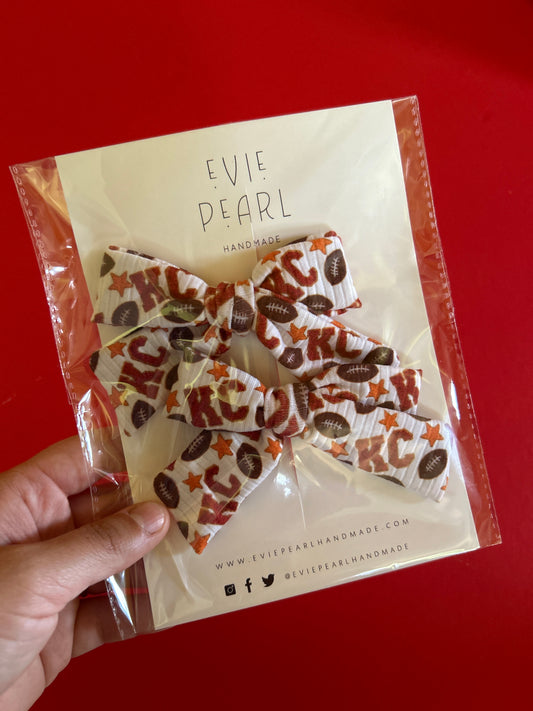 *Pig Tail Bows: KC Glitter on White
