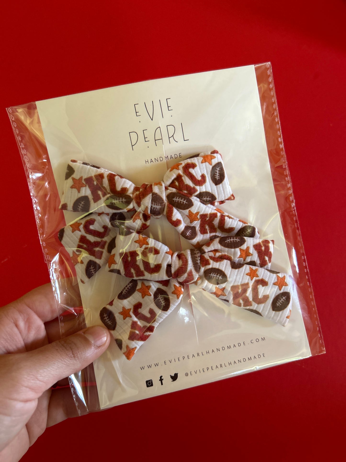 *Pig Tail Bows: KC Glitter on White
