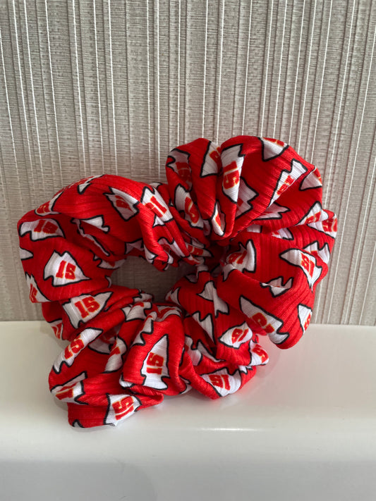 Scrunchie: Red 15