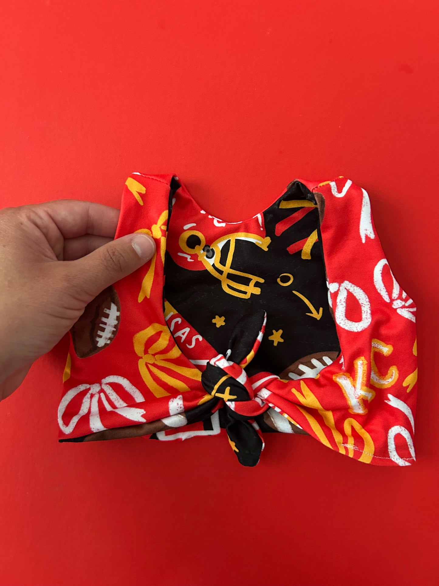 Reversible Tie Tank: Red Bows/Black Pennant (Copy)