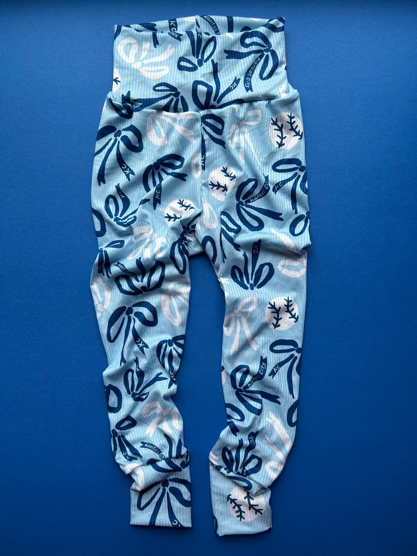 Leggings: KC Bows on Blue