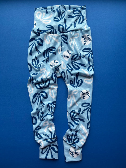 Leggings: KC Bows on Blue